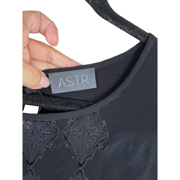 ASTR The Label Lace Cut Out Sheath Dress Black Size Large Long Sleeve Silk Blend - Picture 6 of 11